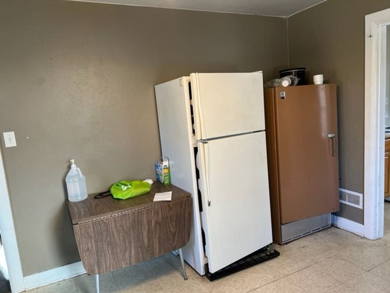 147 Campus Ave - Photo 4 of 5