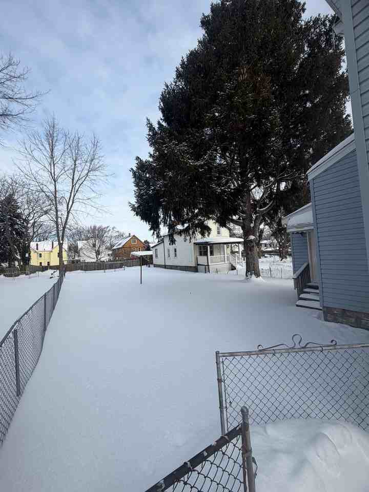 612 E 12th St - Photo 3 of 13