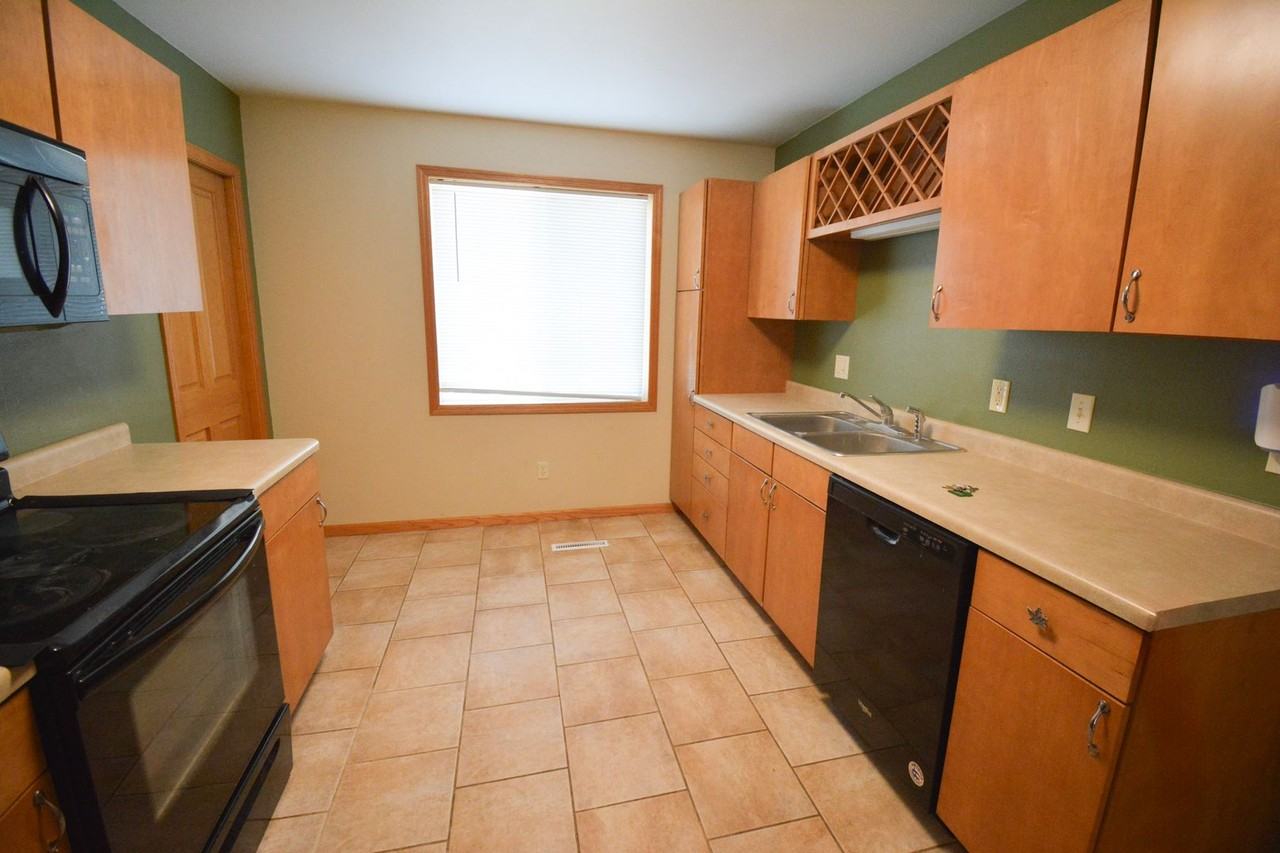 547 3rd St Nw - Photo 7 of 19