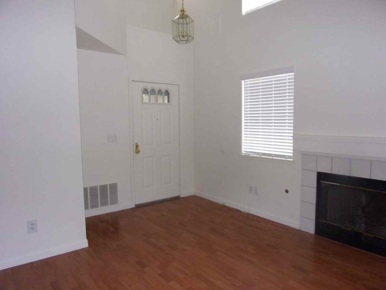 853 Vassar Dr - Photo 4 of 21