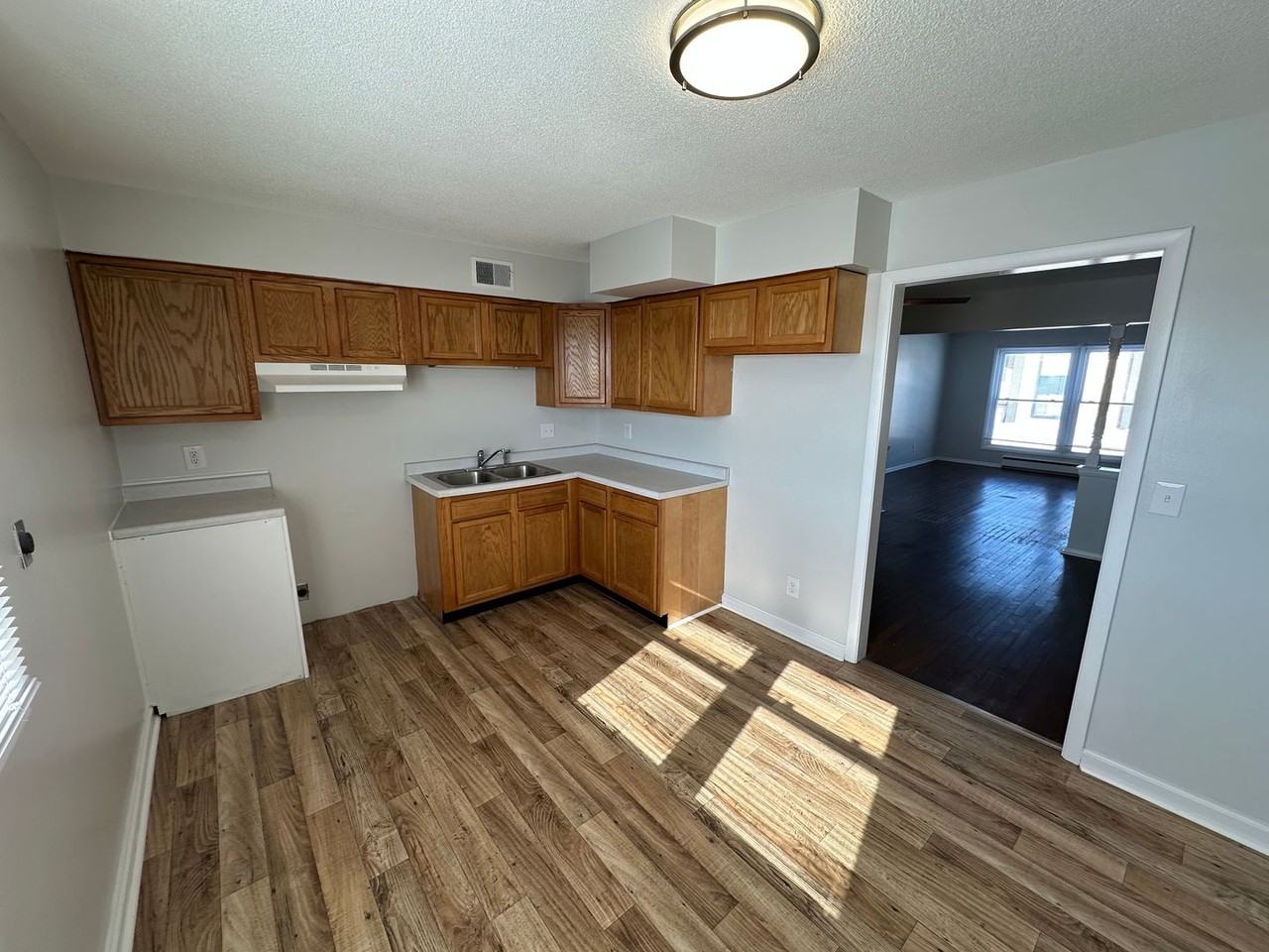 6011 W 25th St #4 - Photo 6 of 9