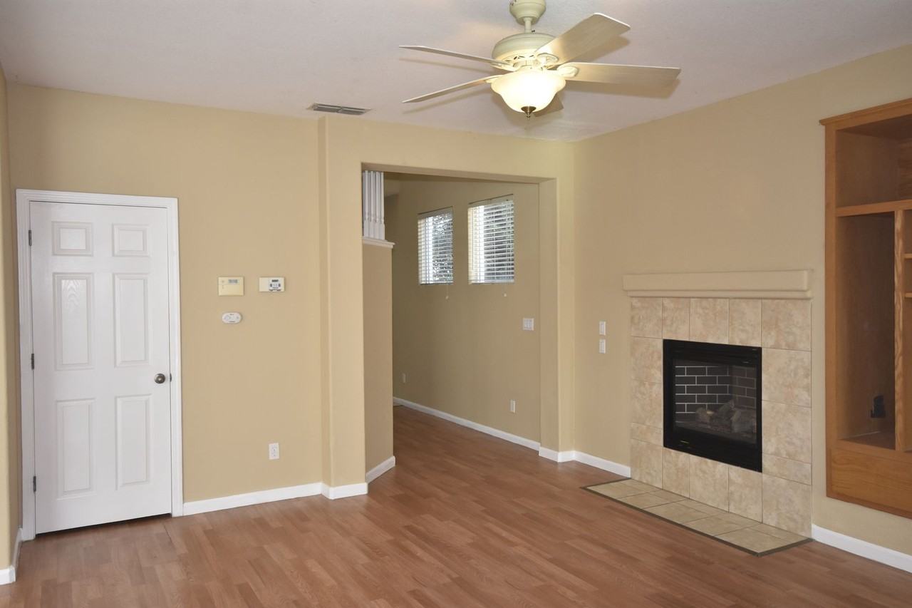 12 Amarillo Ct - Photo 5 of 19