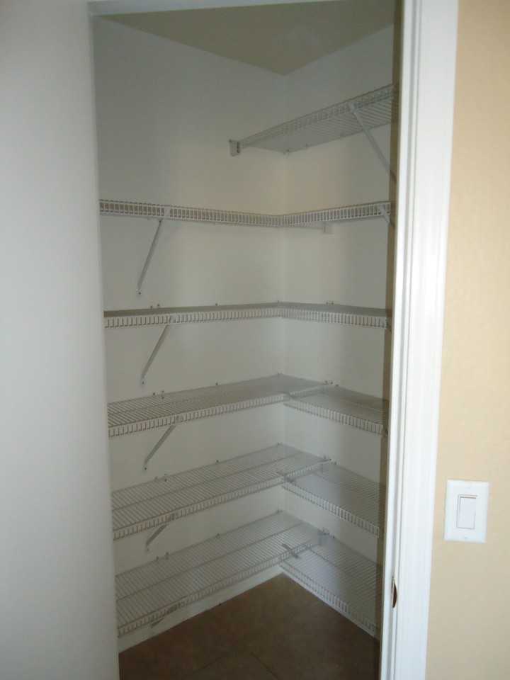 12704 W Flores Dr - Photo 4 of 23