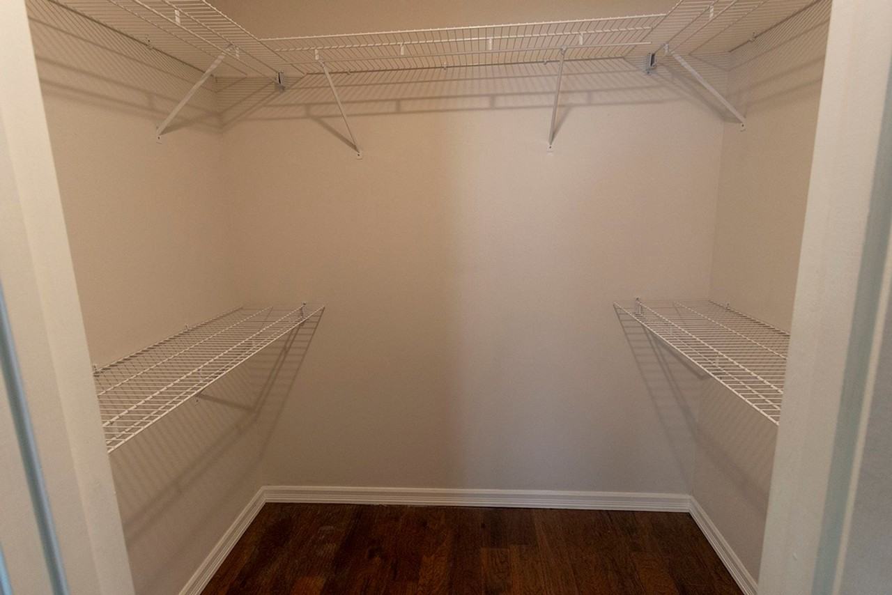 4500 W Bridgewood Dr - Photo 7 of 43