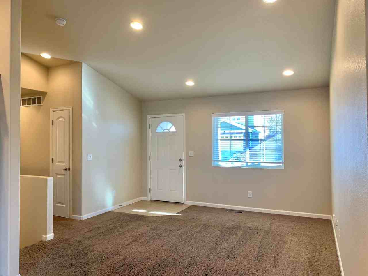 2255 Sopris Cir - Photo 2 of 19