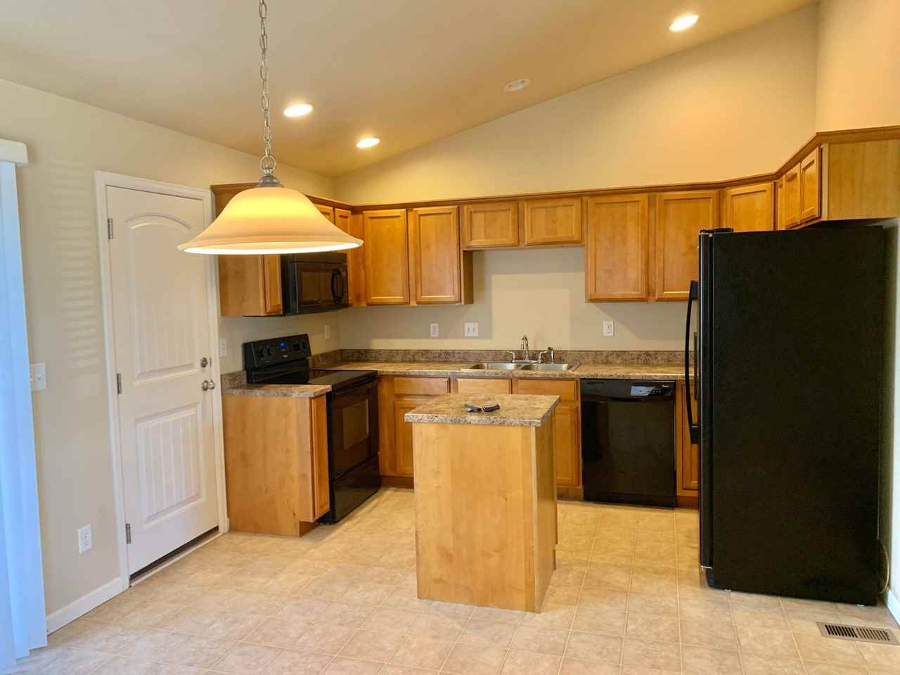 2255 Sopris Cir - Photo 4 of 19