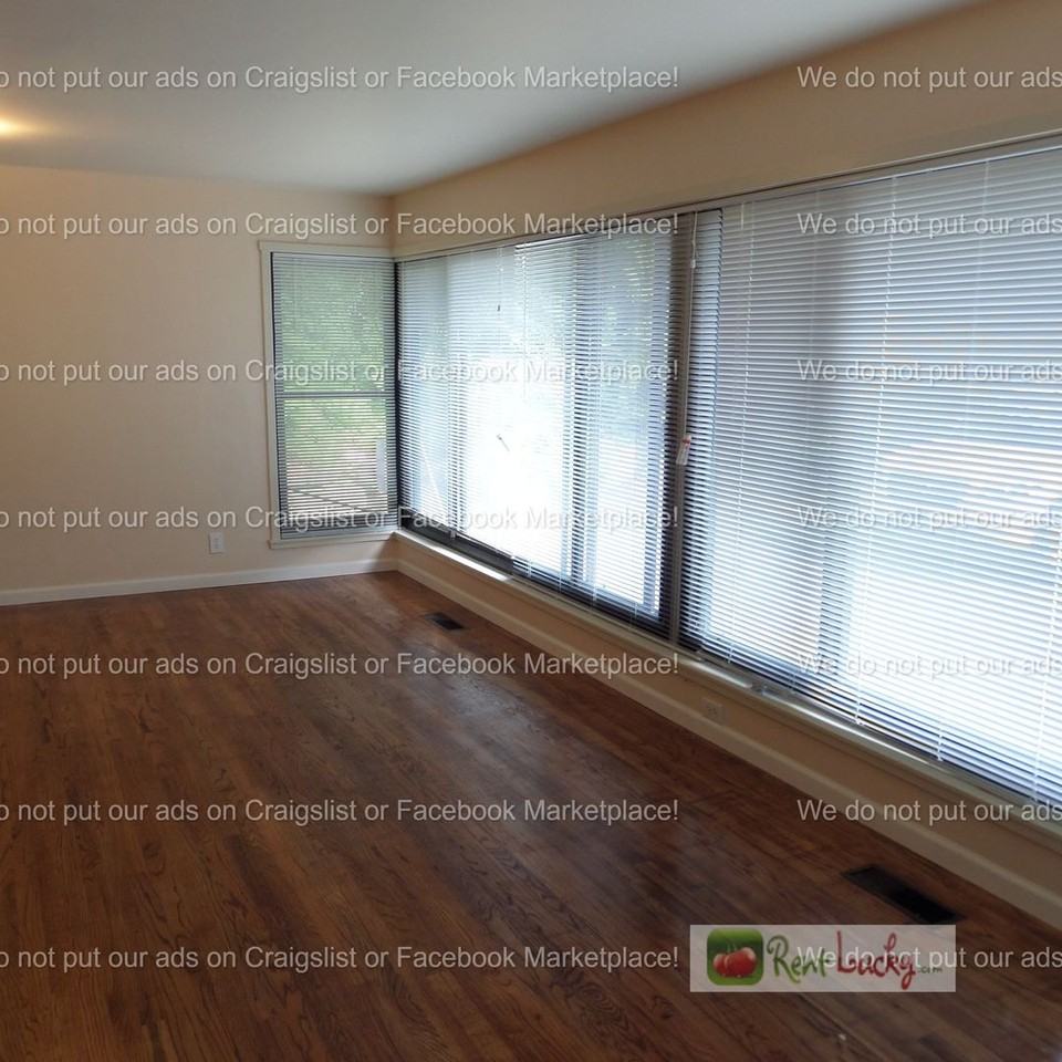 1700 S 220th St - Photo 4 of 23