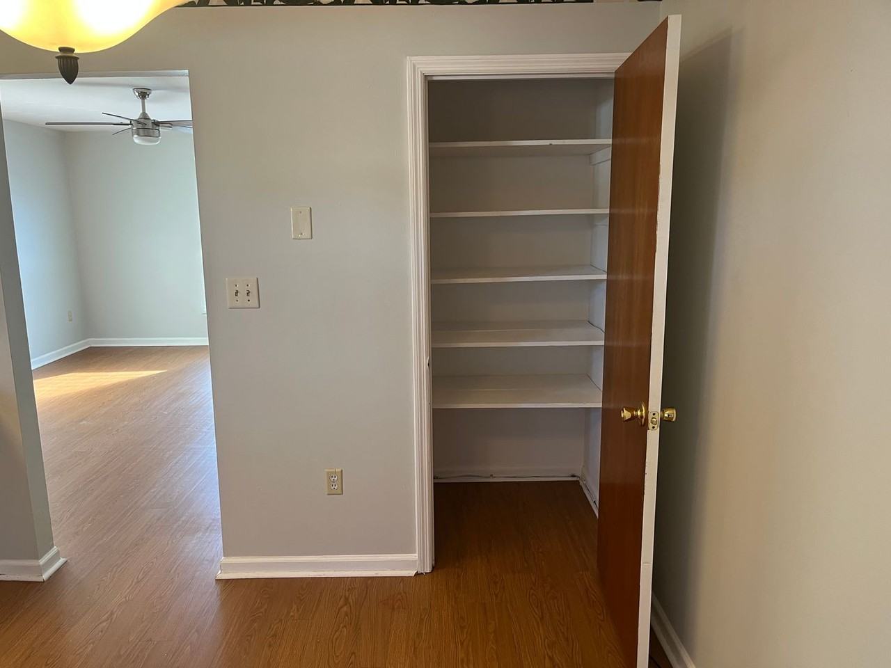 1032 Carriage Dr Apt D - Photo 5 of 7