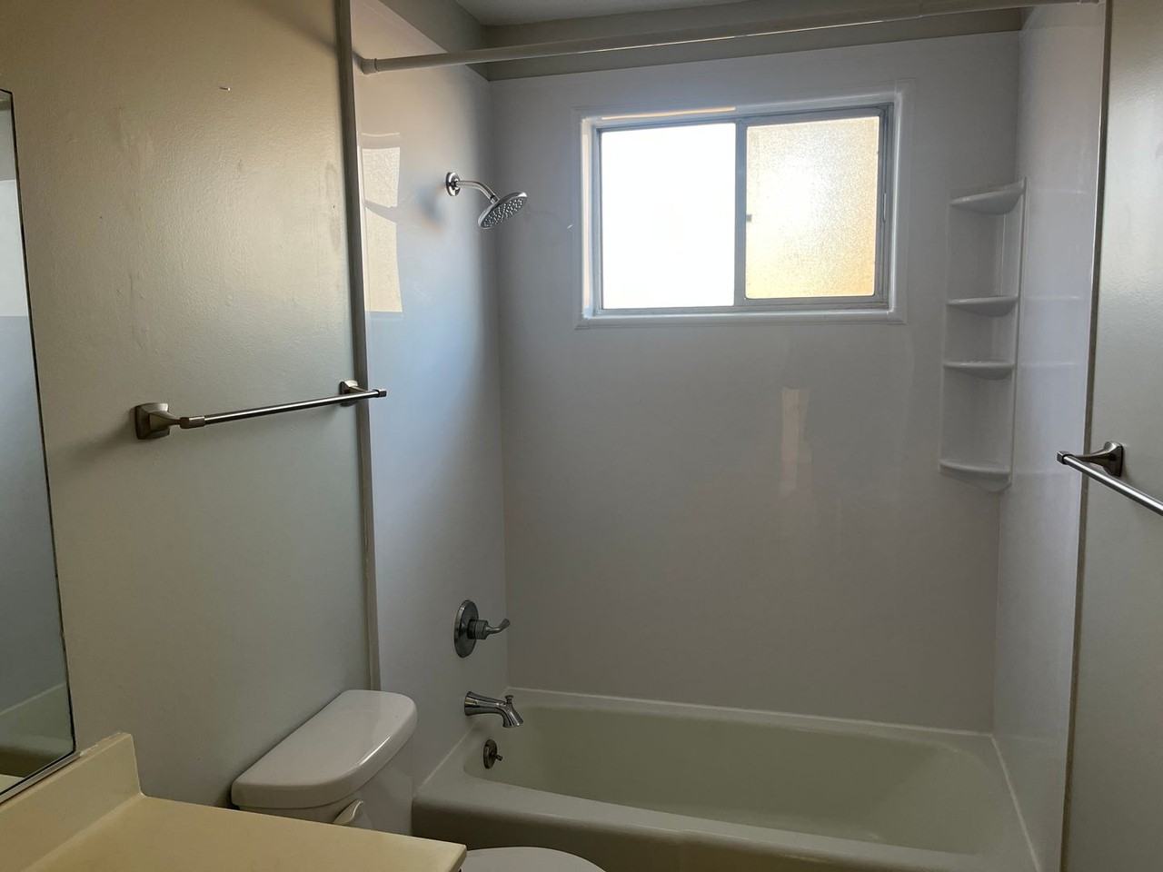 1032 Carriage Dr Apt D - Photo 7 of 7