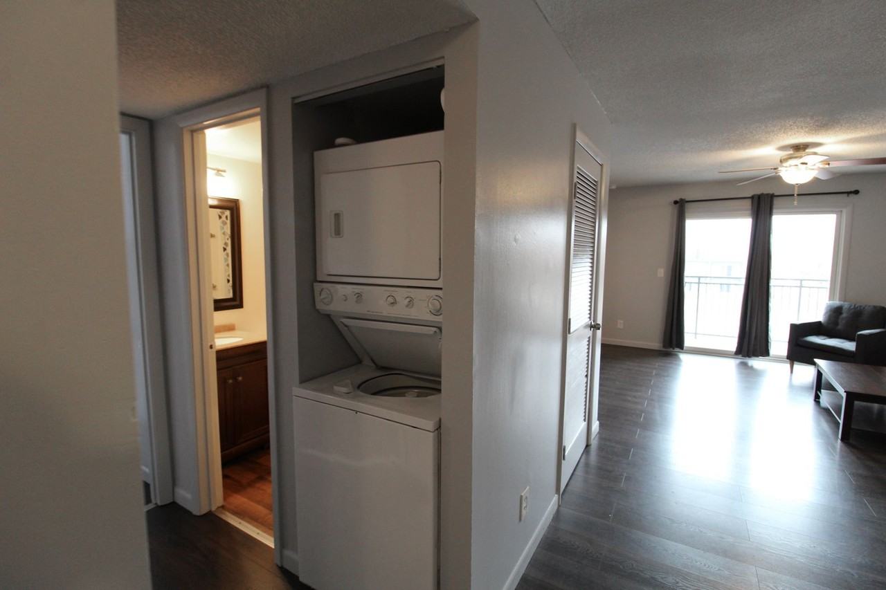 1346 Hunters Rd Apt G - Photo 5 of 17