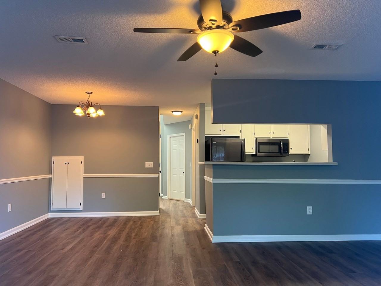 117 N Springview Dr - Photo 3 of 19