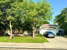 featured image of 8359 N Richelle Ave