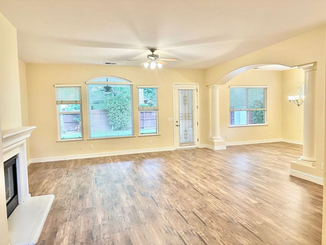 8359 N Richelle Ave - Photo 5 of 35