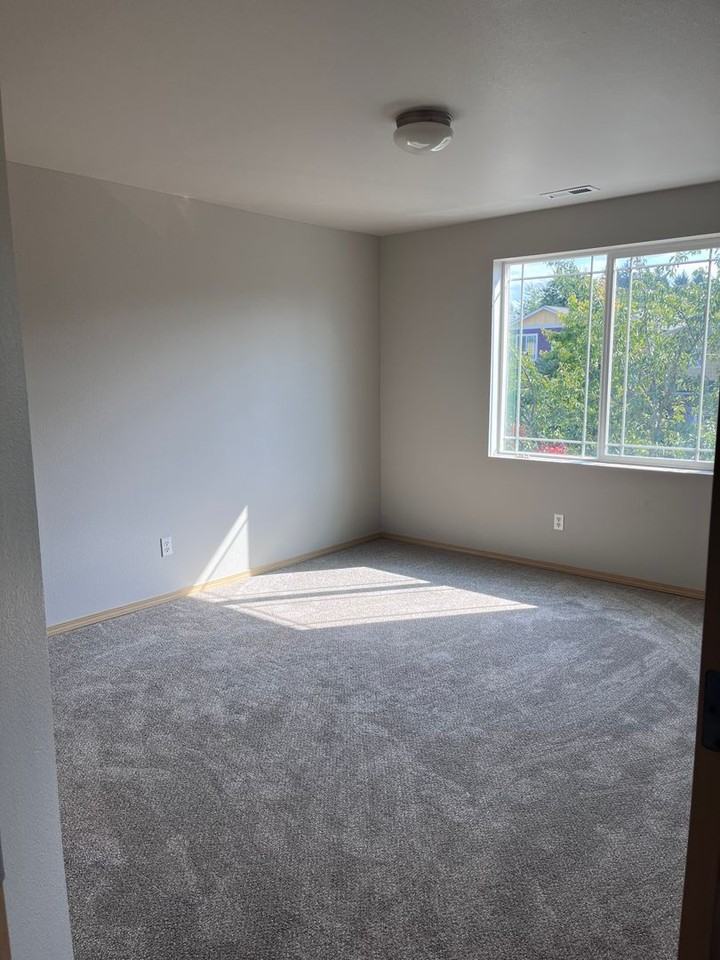 7241 177th St E - Photo 3 of 12