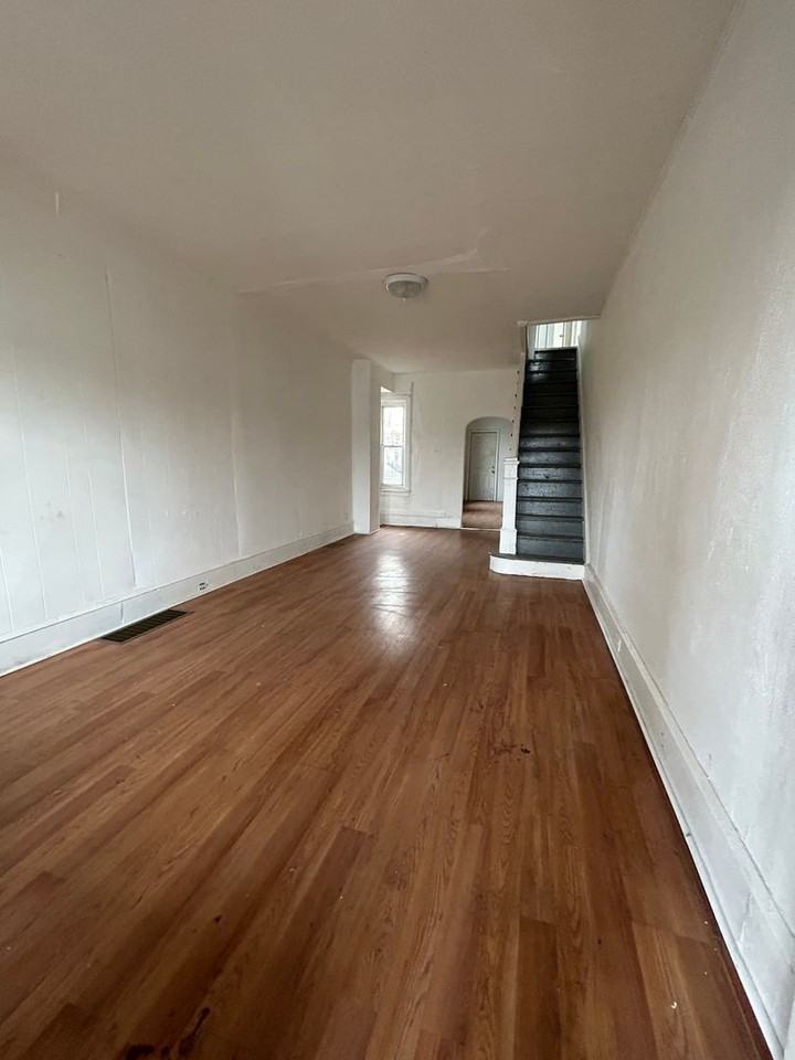 409 Winslow St - Photo 5 of 16