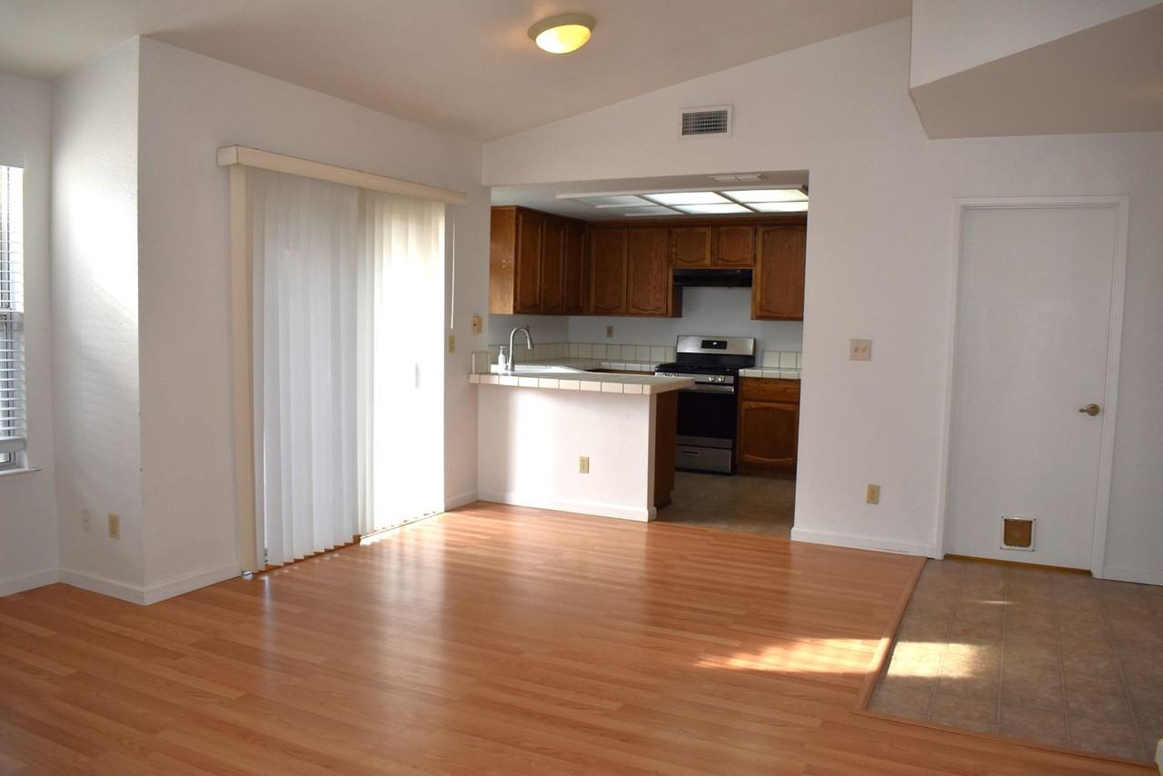 9435 Soaring Oaks Dr - Photo 6 of 19