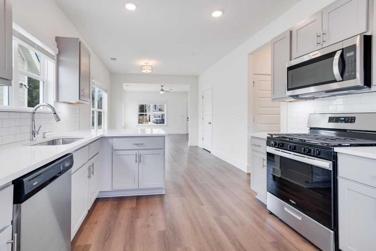 169 Patton Way - Photo 4 of 31