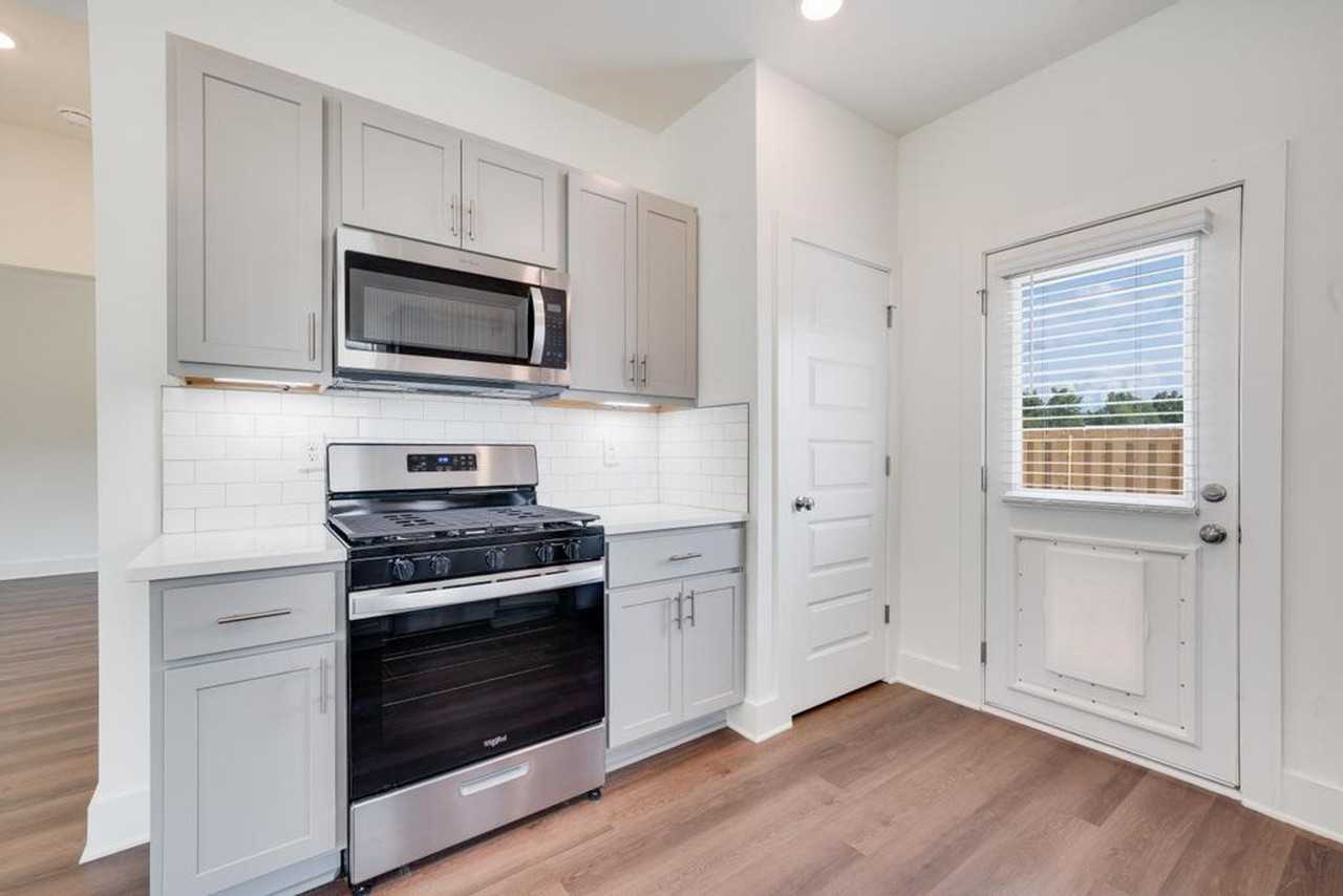 169 Patton Way - Photo 5 of 31