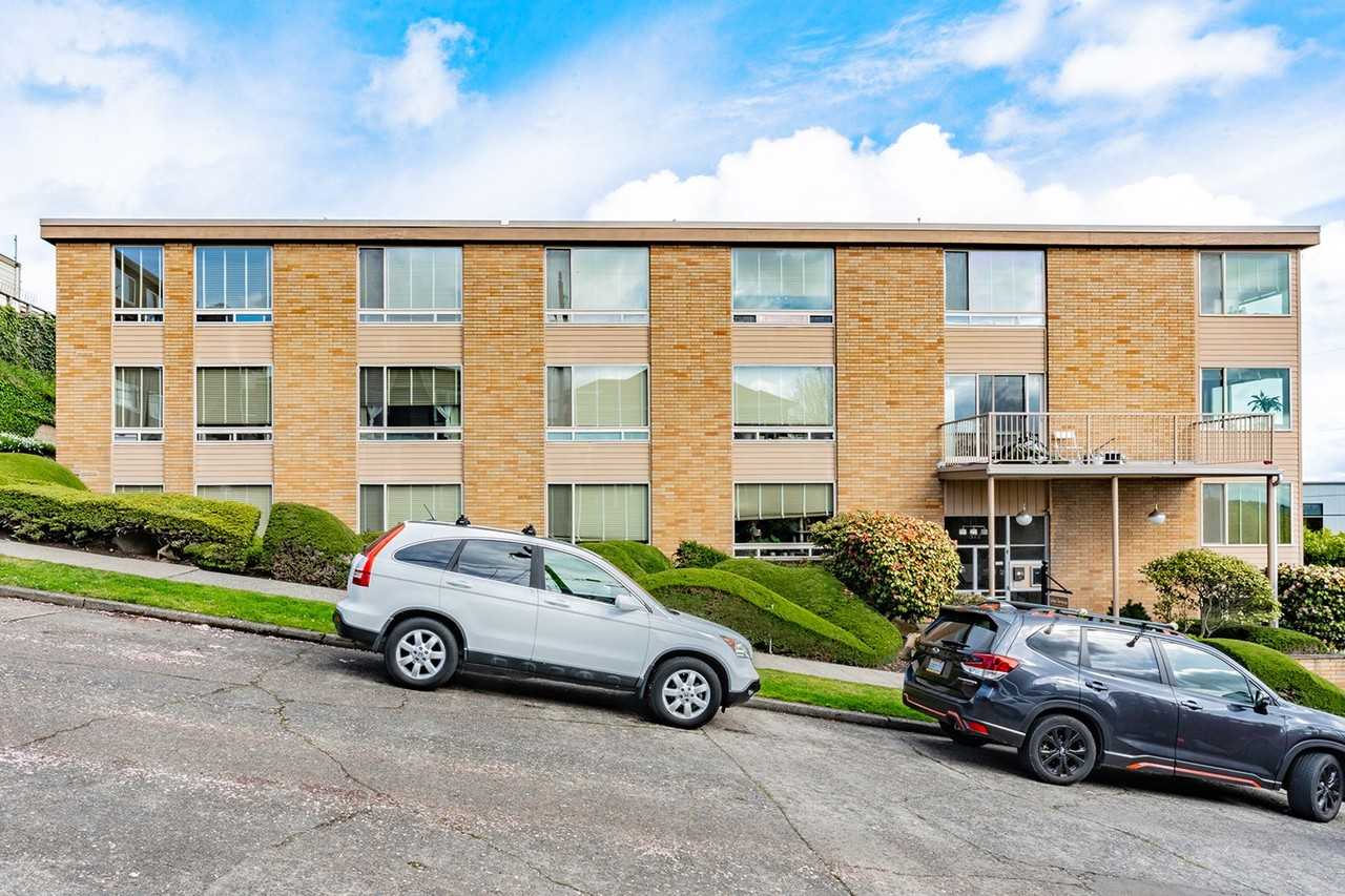 Lake Terrace - Photo 2 of 8