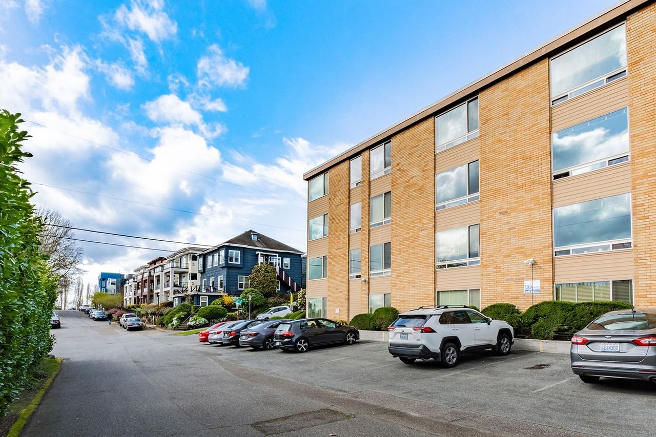 Lake Terrace - Photo 5 of 8