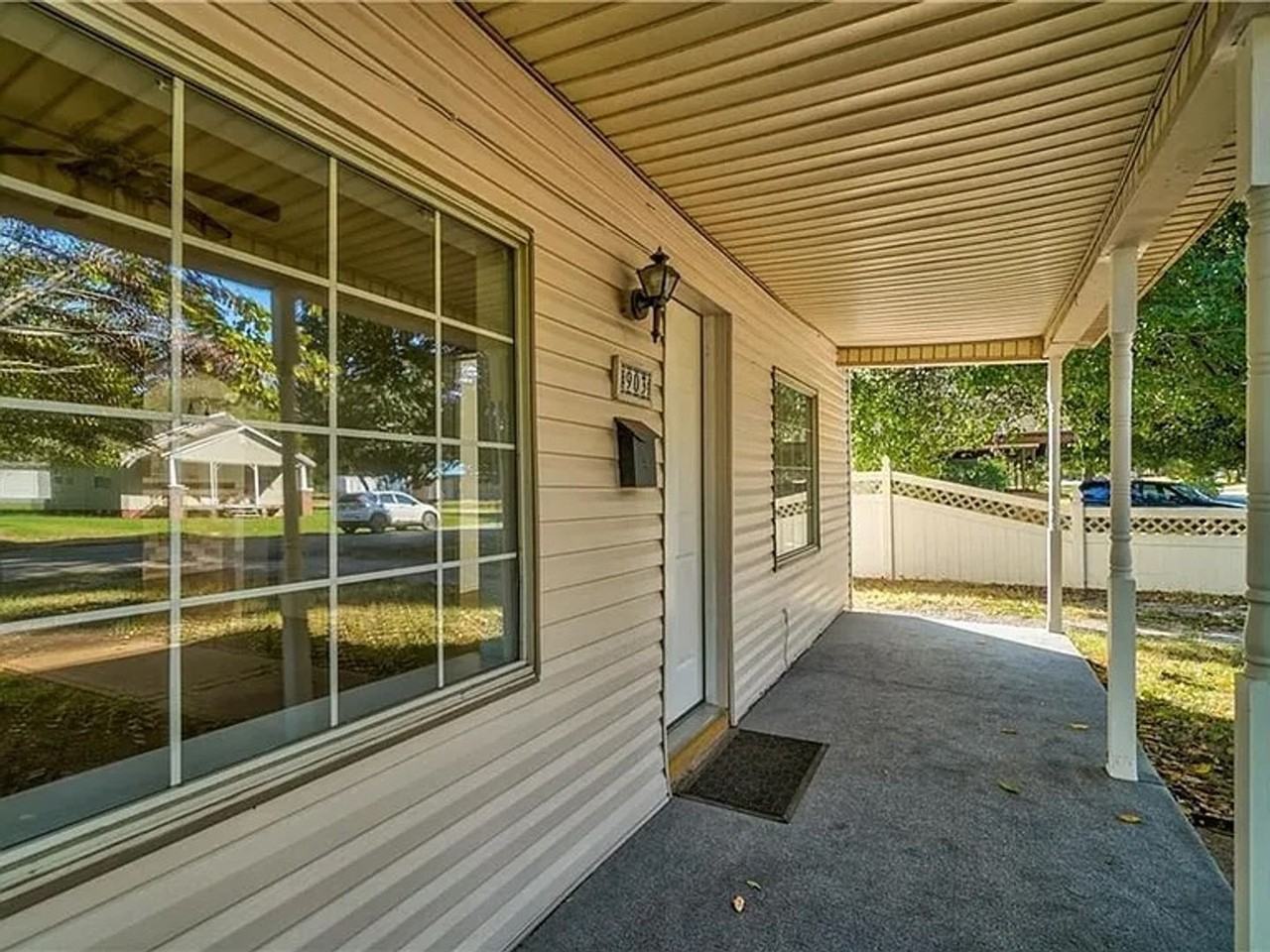 903 N Mckinley Ave - Photo 3 of 3