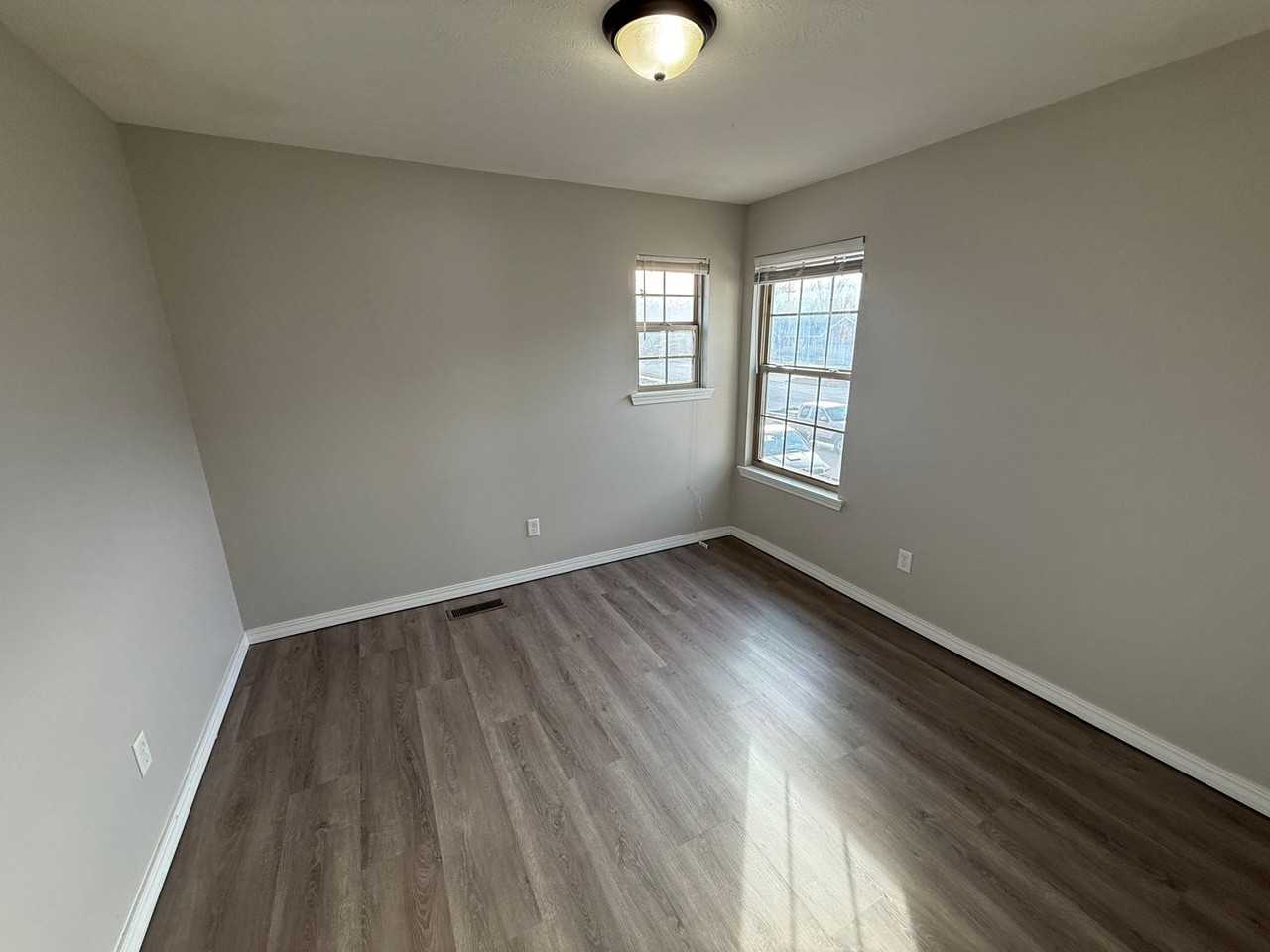 3363 S Hillcrest St - Photo 3 of 10