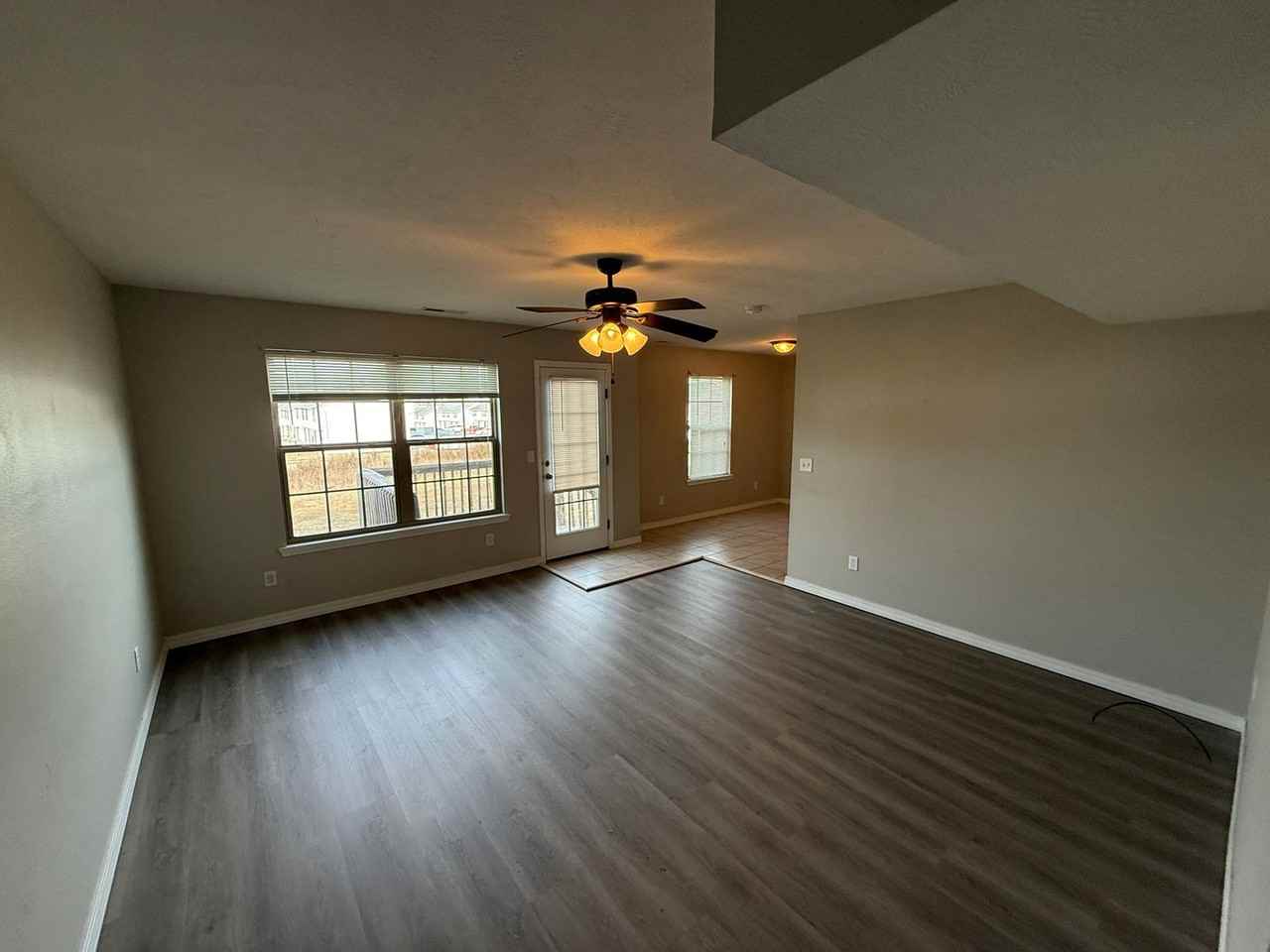 3363 S Hillcrest St - Photo 4 of 10