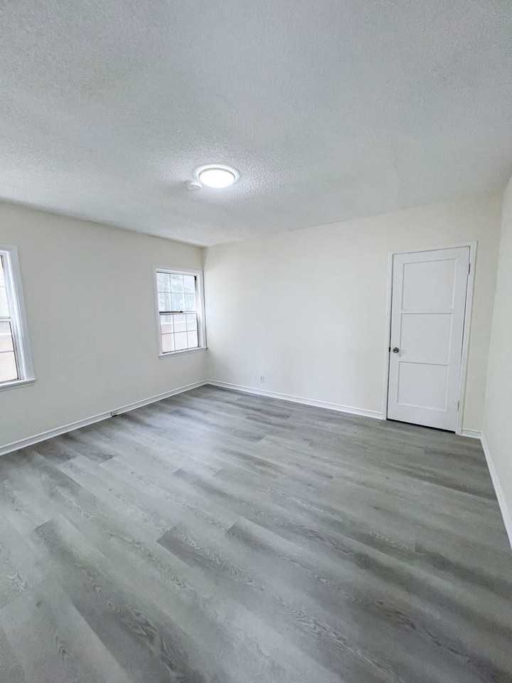 4840 W 18th St - Photo 4 of 5