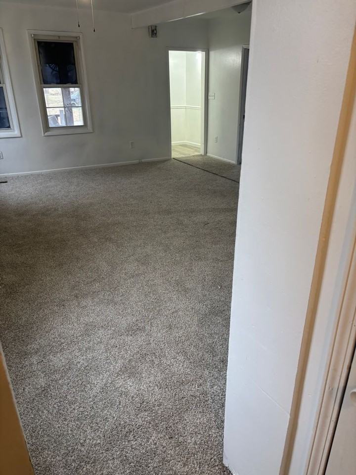 1040 Bryn Mawr Blvd - Photo 5 of 9