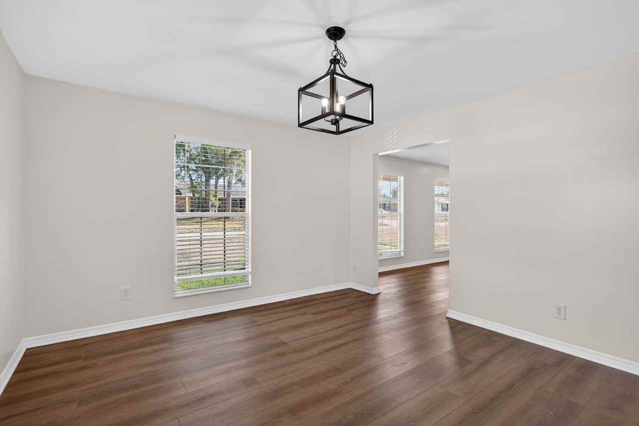 2766 Greenridge Rd - Photo 7 of 30