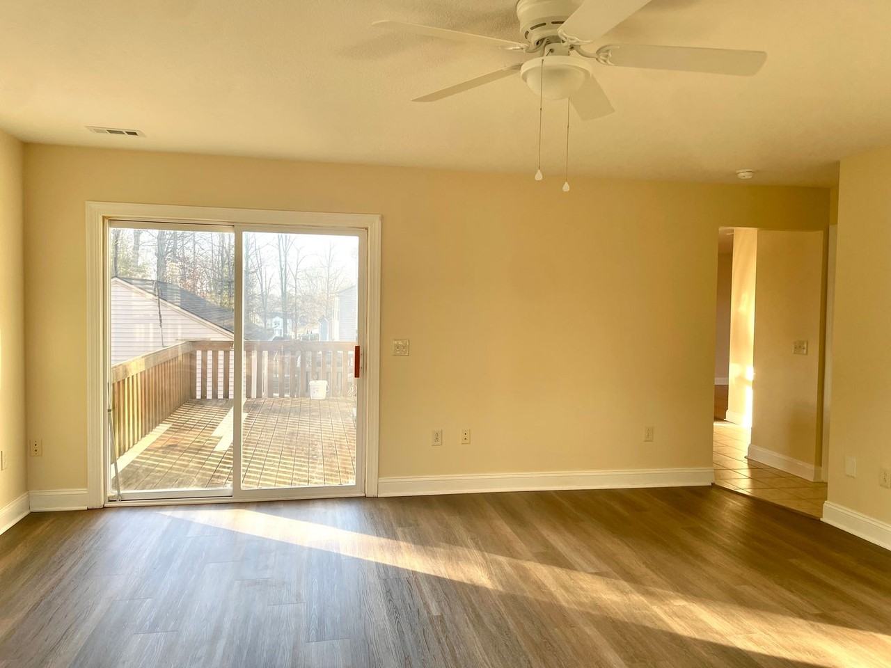 275 Barkwood St - Photo 4 of 16