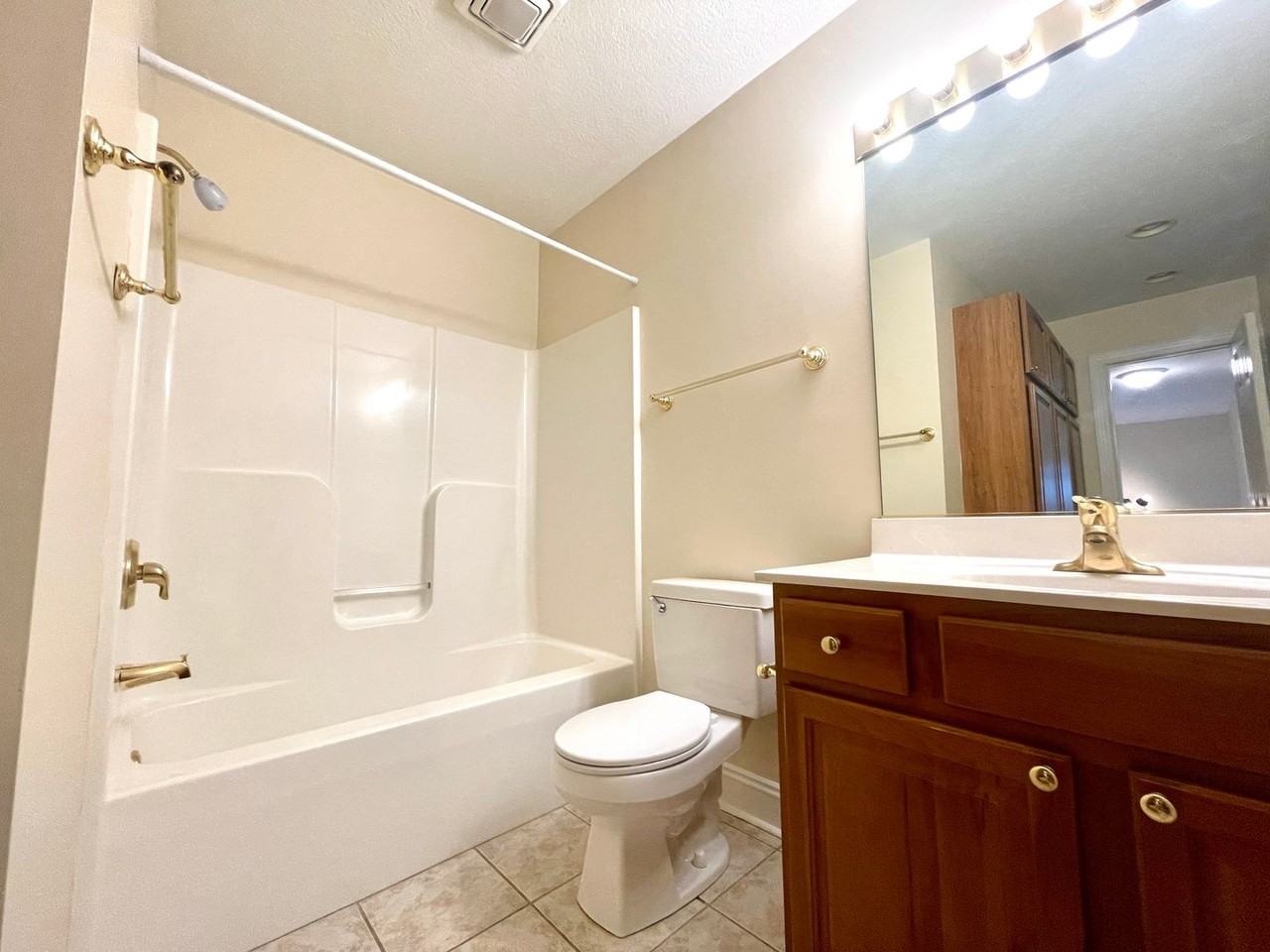 275 Barkwood St - Photo 6 of 16