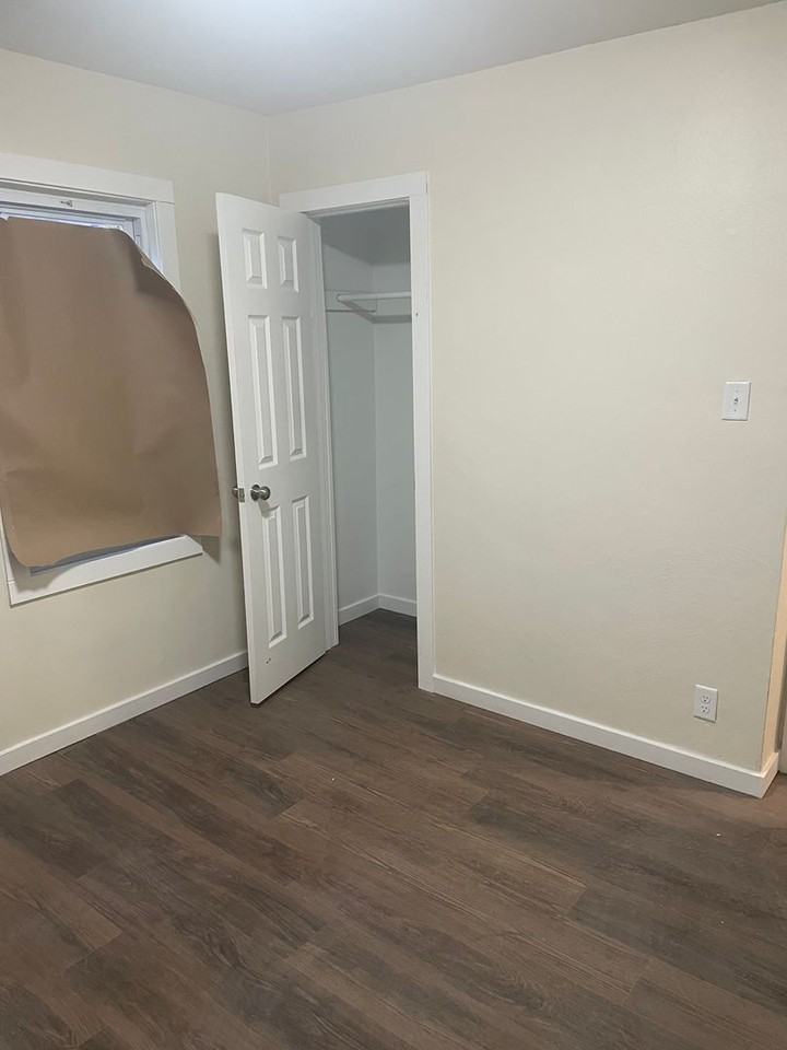 2259 Pennsylvania St - Photo 4 of 15