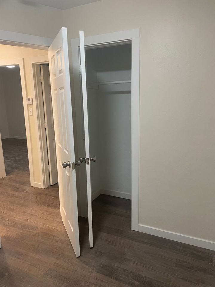 2259 Pennsylvania St - Photo 5 of 15