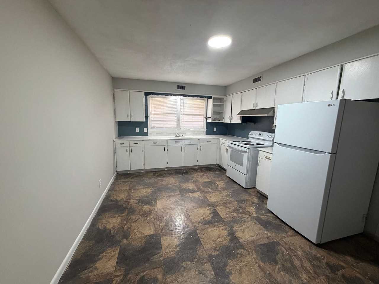 2911 Hazel St - Photo 3 of 7