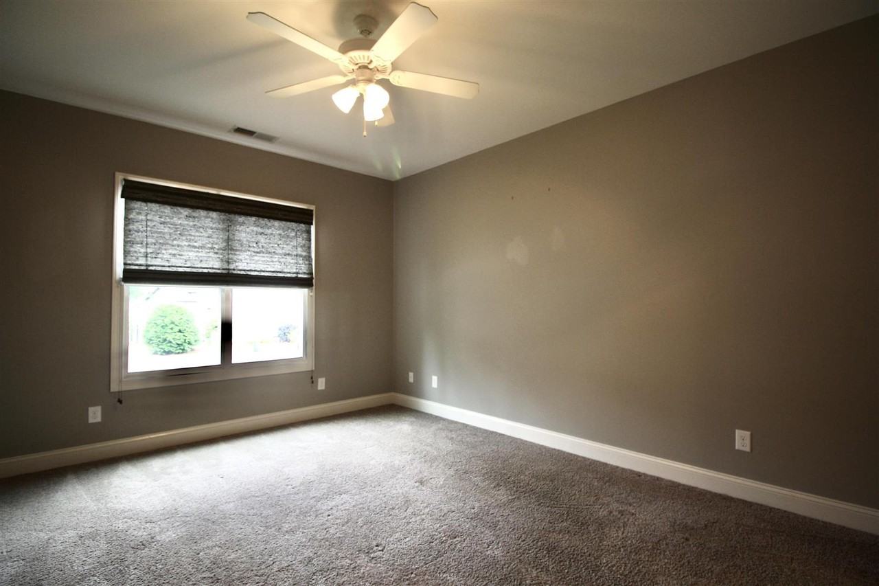 147 Pinebranch Ct #1 - Photo 5 of 21