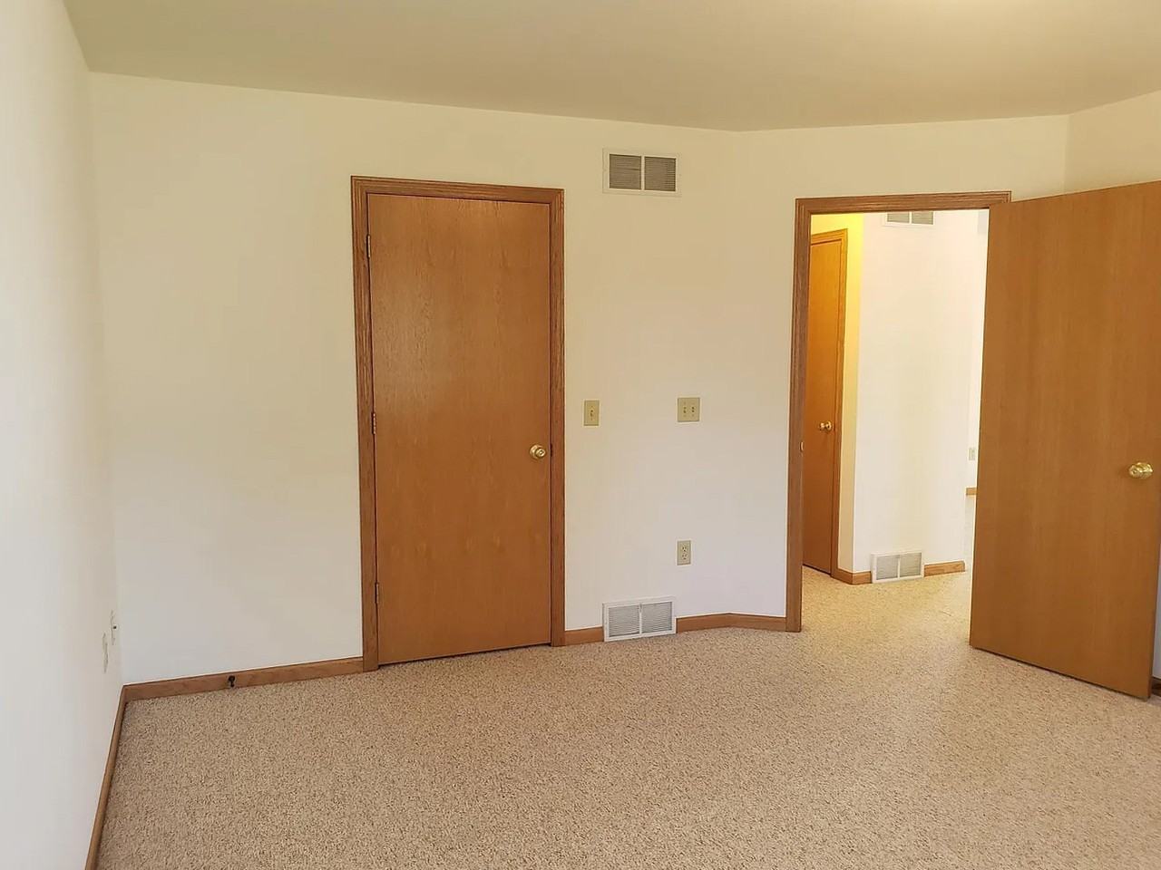 1233 Winston Dr #1 - Photo 3 of 10