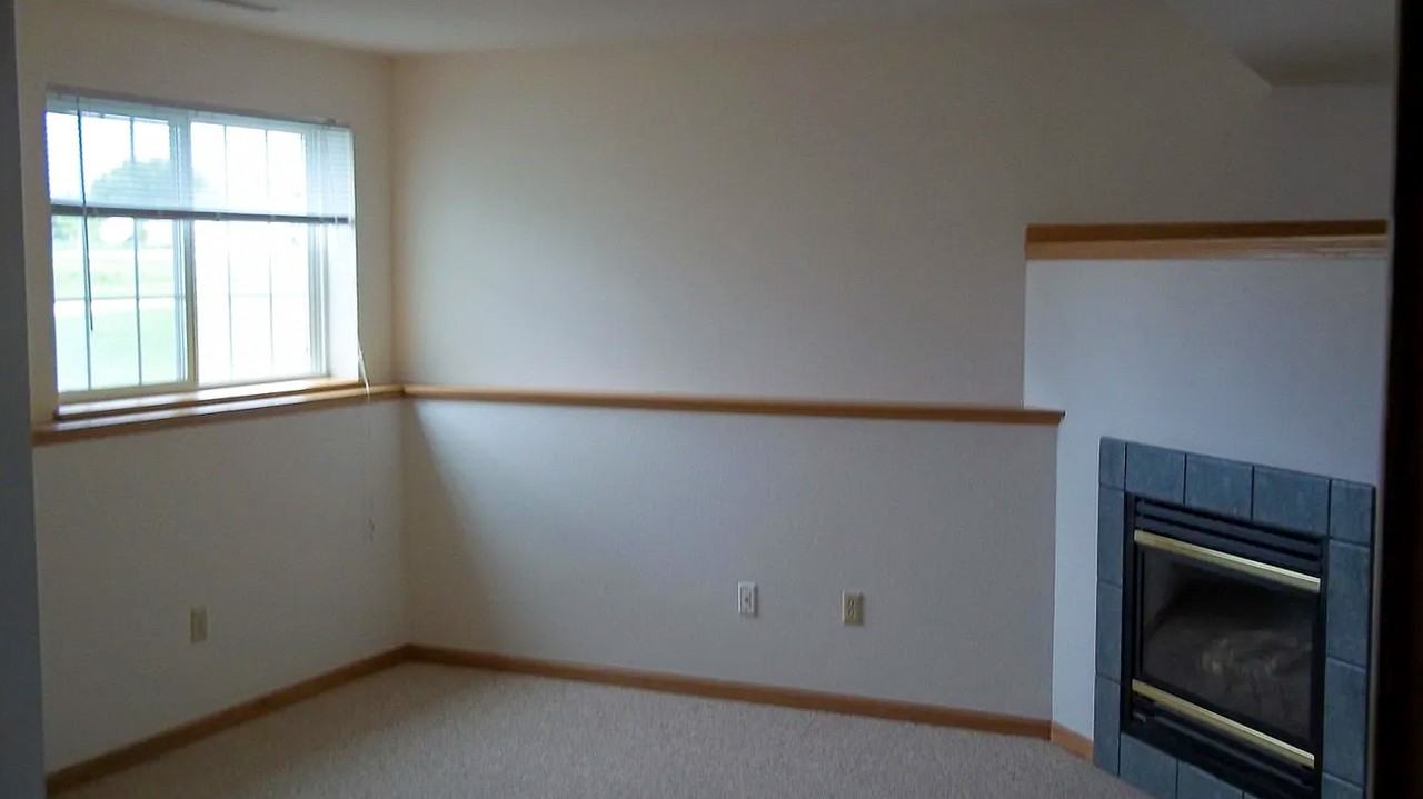 1233 Winston Dr #1 - Photo 6 of 10