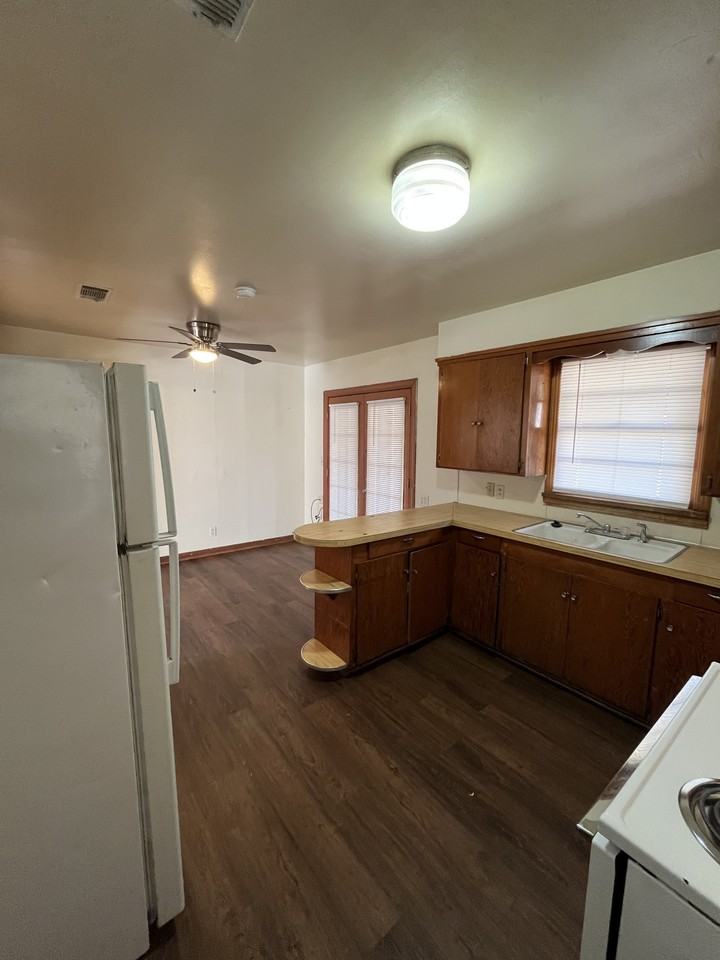 5757 Naff Ave #5757 - Photo 5 of 10