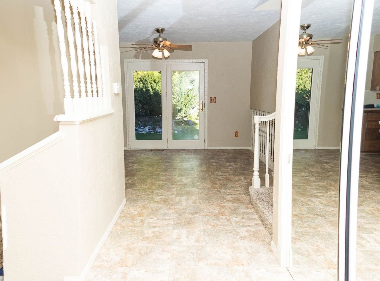 649 Brentwood Cir - Photo 4 of 27