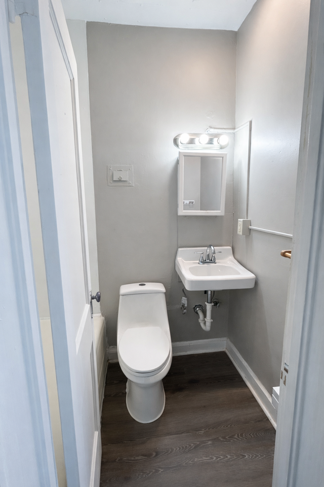 717 S Cedar Ave #5 - Photo 2 of 4