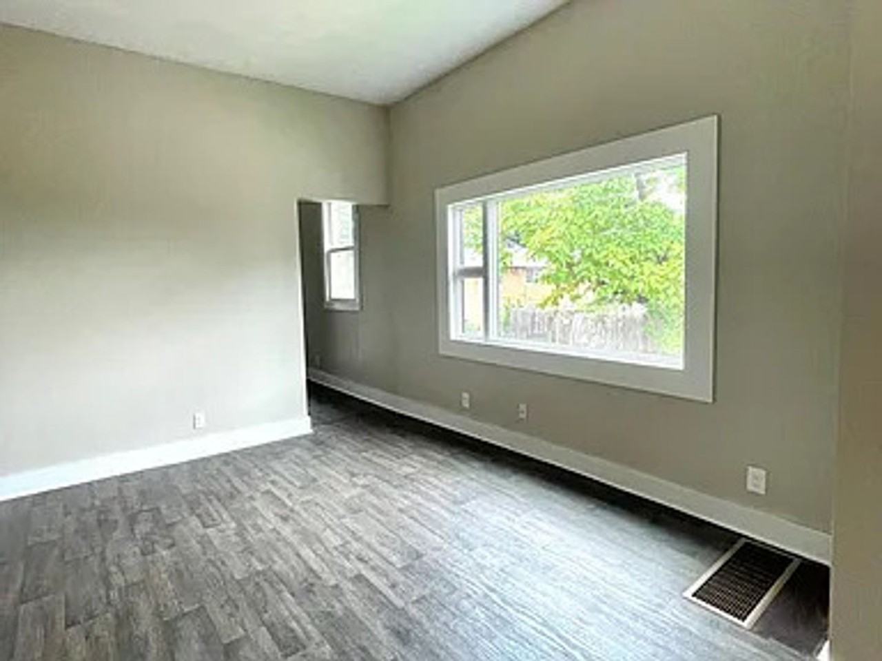 2912 Mason St - Photo 3 of 11