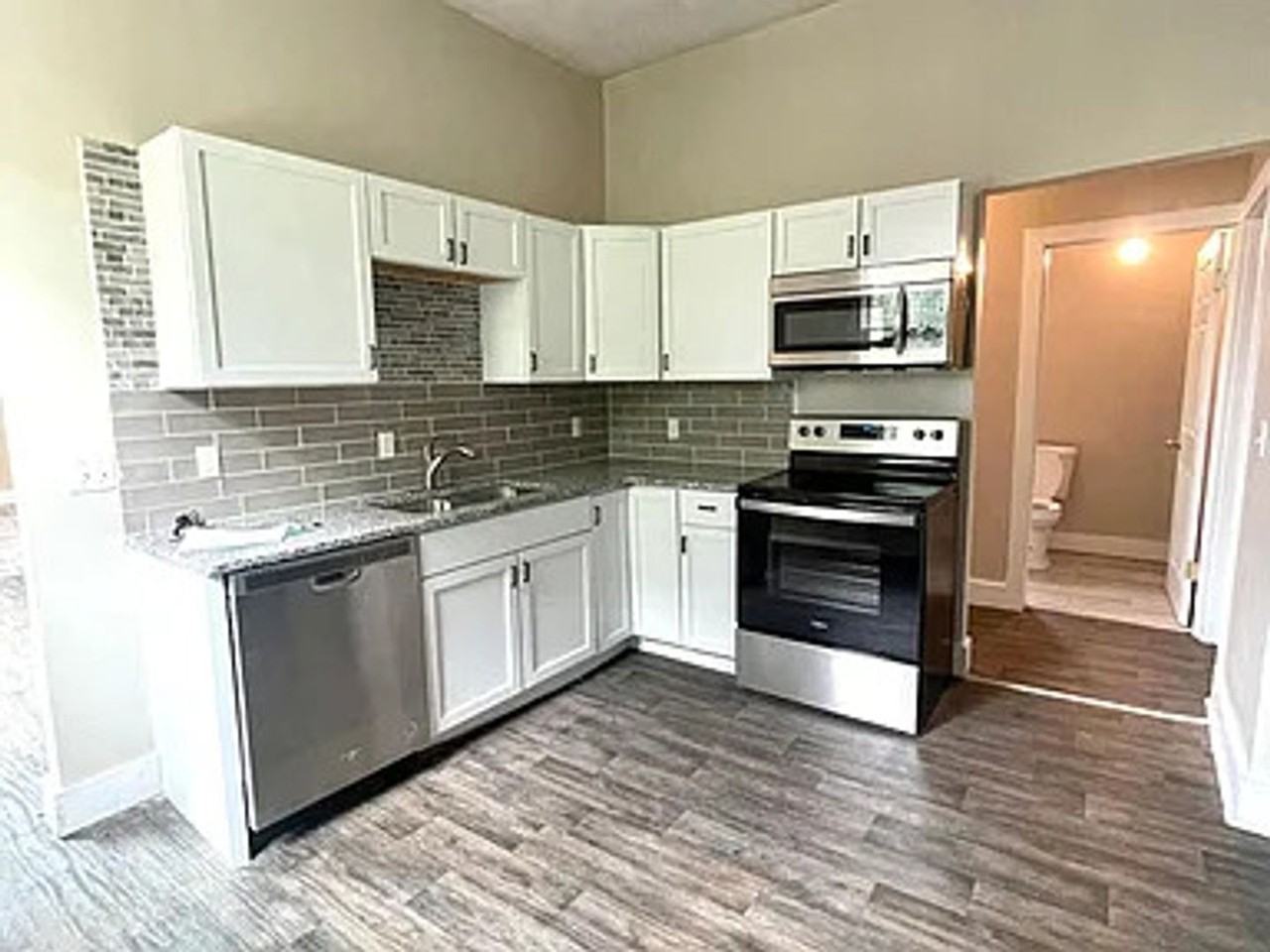 2912 Mason St - Photo 6 of 11