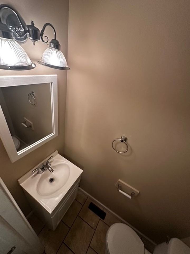 1290 Emerson St - Photo 7 of 18