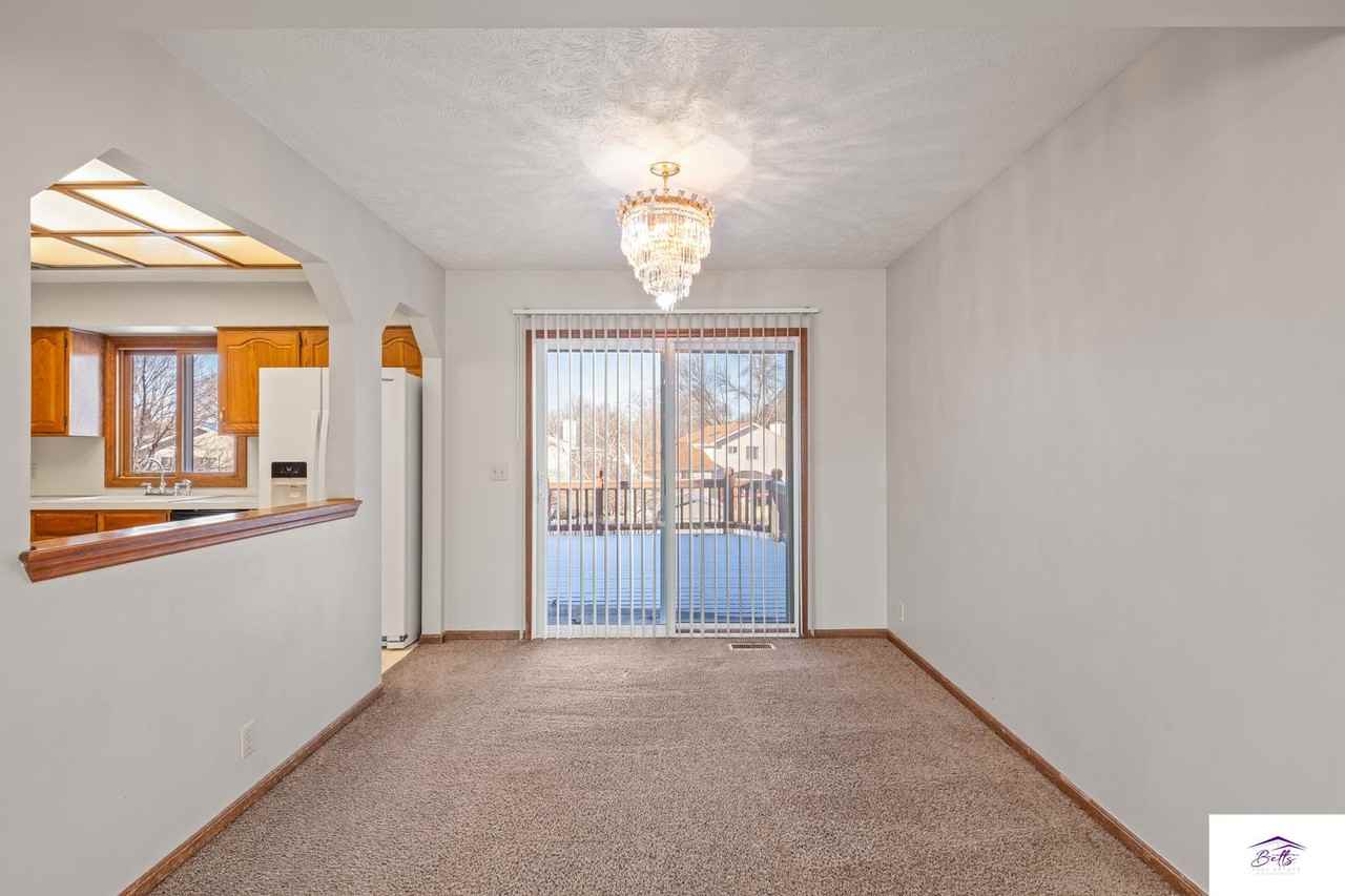 16614 Ehlers St - Photo 5 of 23