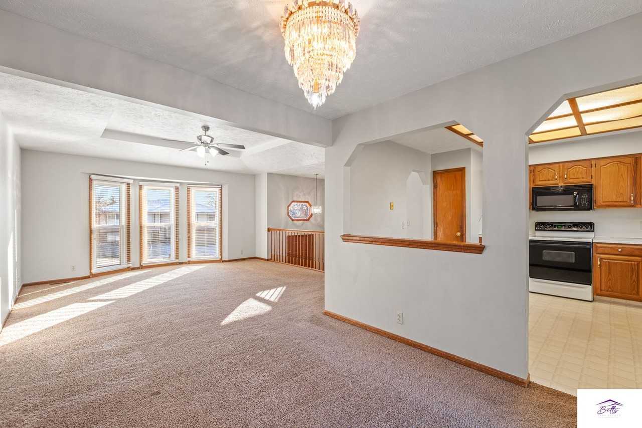 16614 Ehlers St - Photo 6 of 23