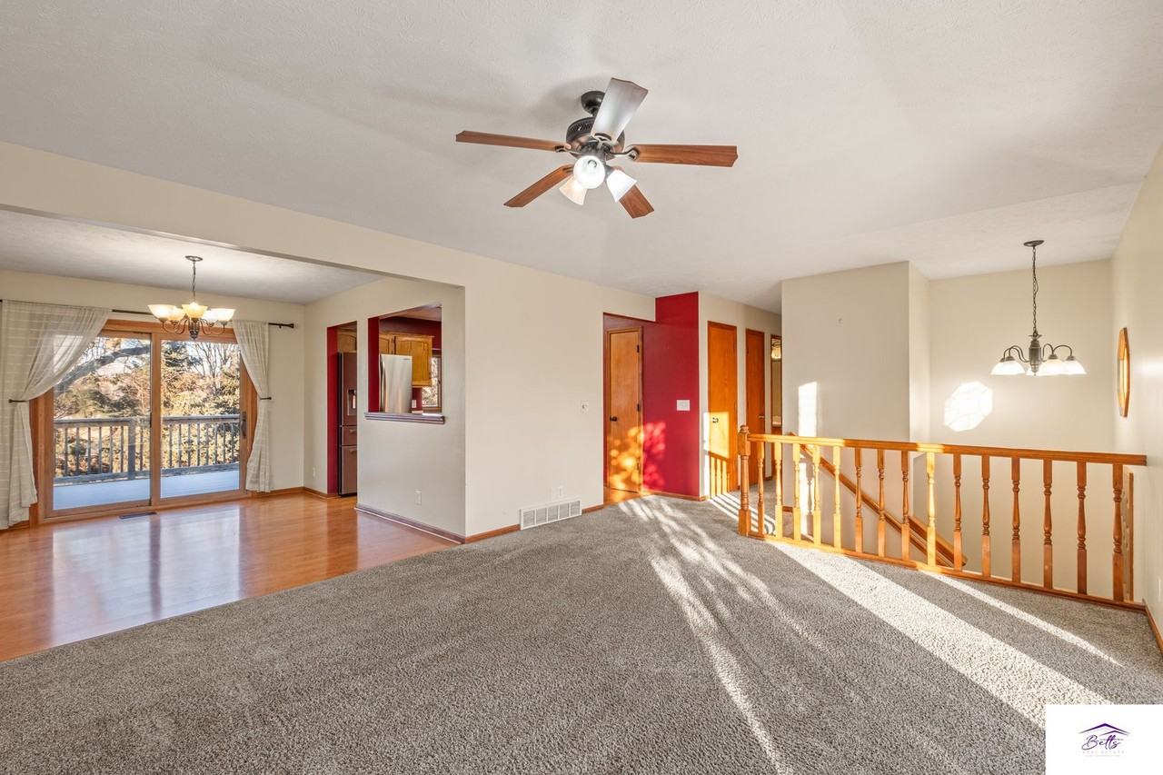 15262 Grover St - Photo 4 of 22