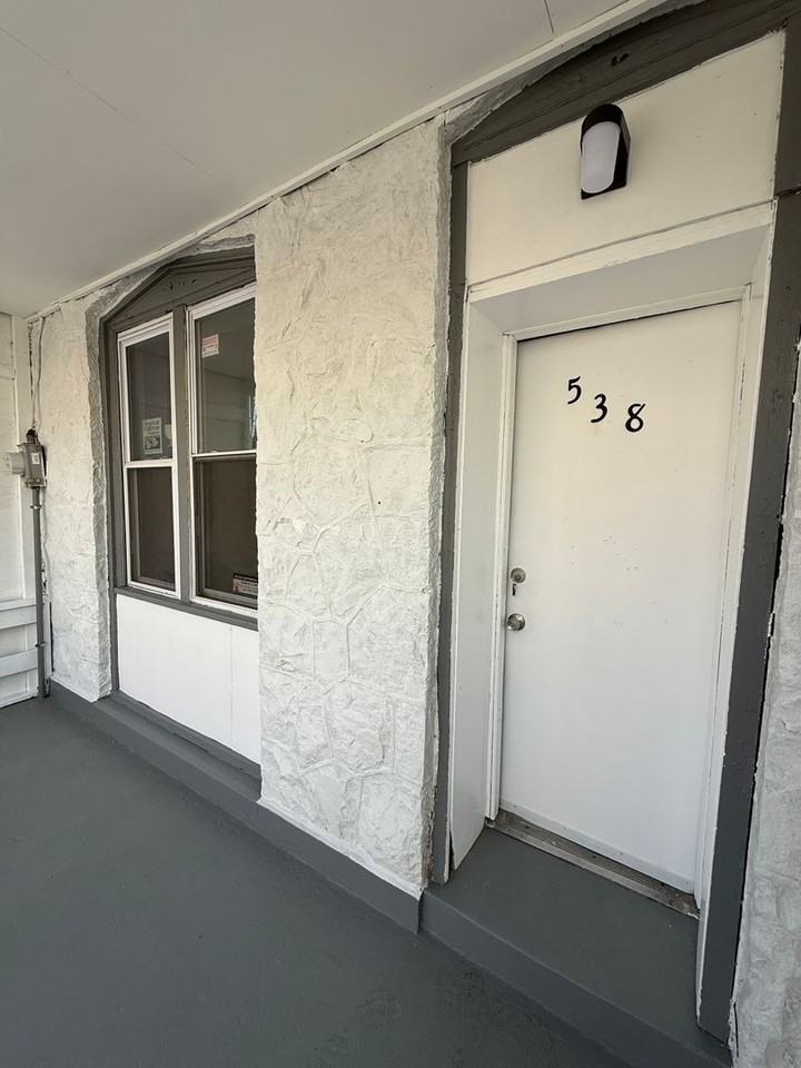 538 Bailey St - Photo 5 of 25