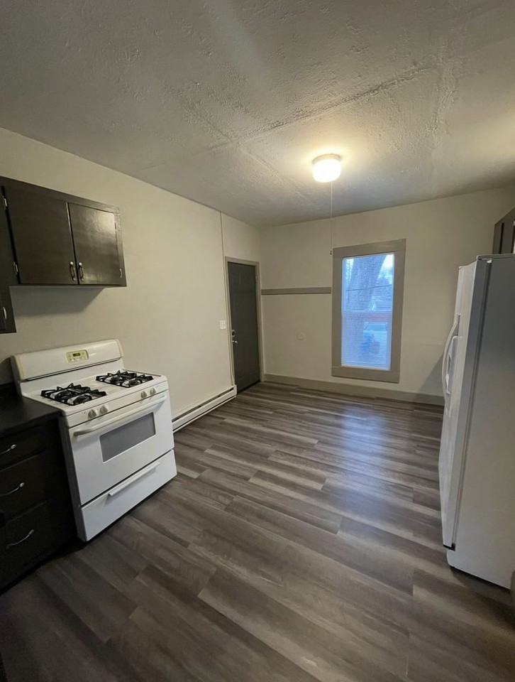 1108 Rose St - Photo 2 of 18