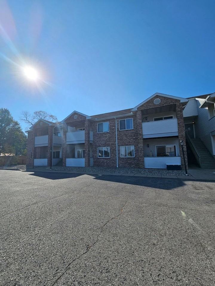 1011 W Wayne St - Photo 3 of 4